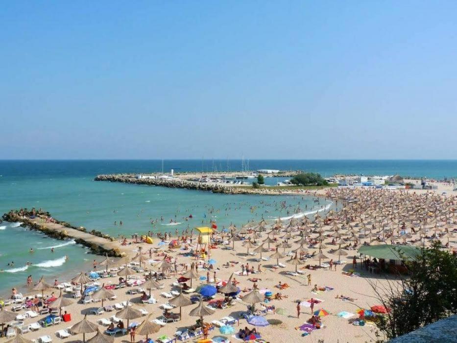 Cazare Eforie Nord, Plaja Acapulco, Garsoniere Four Studios, Bucatarie Comuna, Baie Proprie, Etaj 4, Fara Lift Kültér fotó